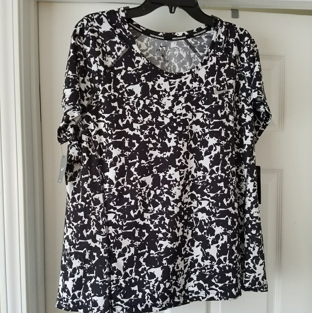 NIKE plus size top